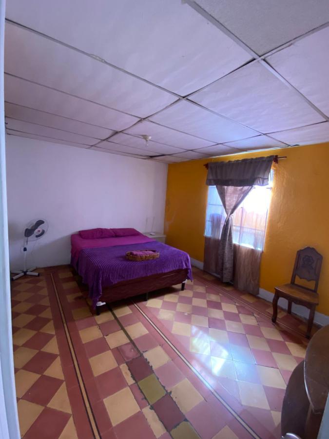 4 Grados Hostel Guatemala-Stadt Exterior foto